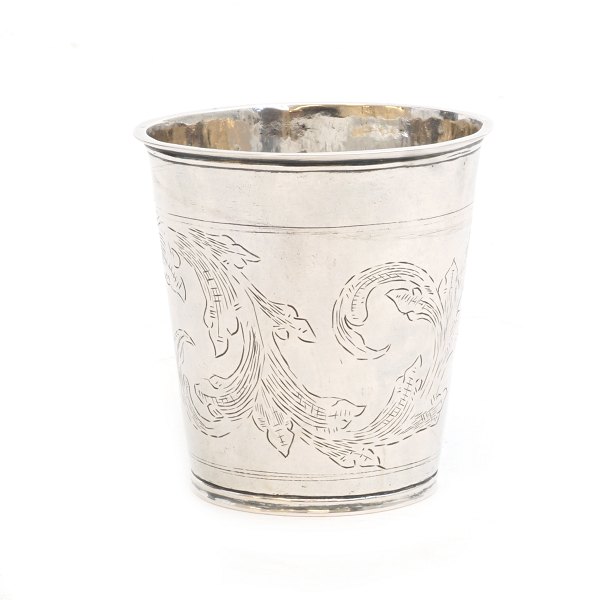 Danish silver cup by H. M. Svane, Næstved, 1750-72. H: 9,5cm. W: 144gr