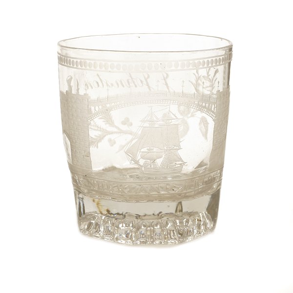 Reich dekoriertes "Sunderland Bridge"-Glas. Um 1840. H: 9,5cm