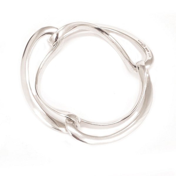 Georg Jensen sterlingsilver Infinity bracelet 452. Size inside: 6x6,5cm