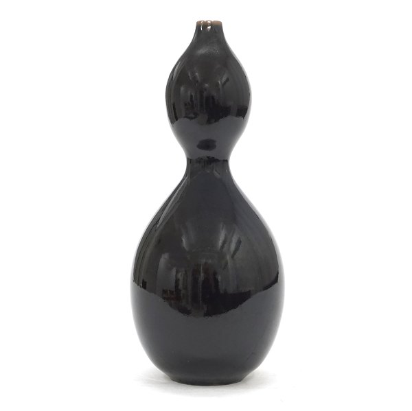 Stoneware vase by Nils Thorsson for Royal Copenhagen. Good condition. Signed. H: 
23,5cm