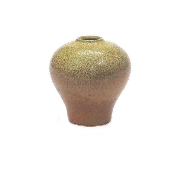 Small stoneware vase by Nils Thorsson for Royal Copenhagen 20957. Good 
condition. Signed. H: 6,9cm