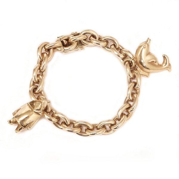 14kt gold anchor bracelet with two charms. L: 22cm. W: 116,3gr