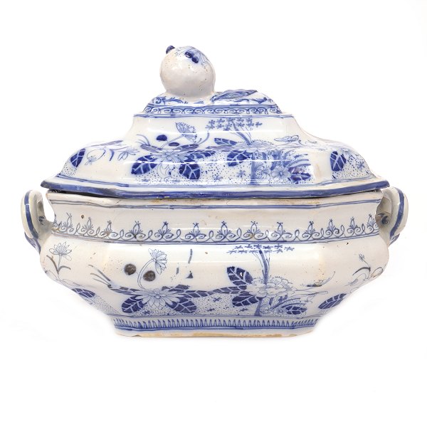 Danish mid 18th century faience tureen signed St. Kongensgade, Copenhagen, circa 
1750. H: 25cm. L: 33cm