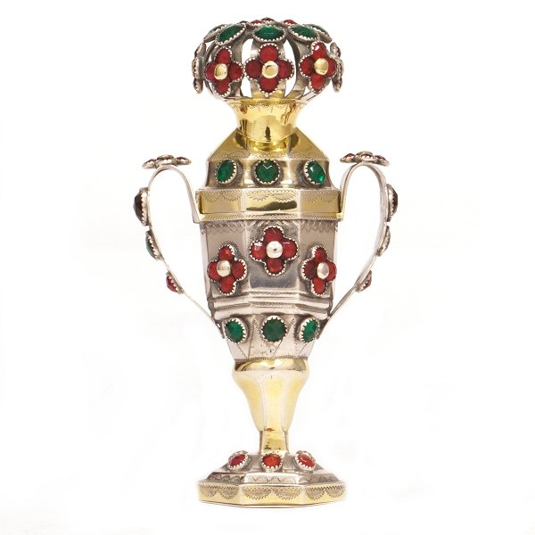 Aussergewöhnlich grosse Reichdose mit 101 Glassteinen von Peter Johannsen 
Petersen, Apenrade, 1819. H: 14cm