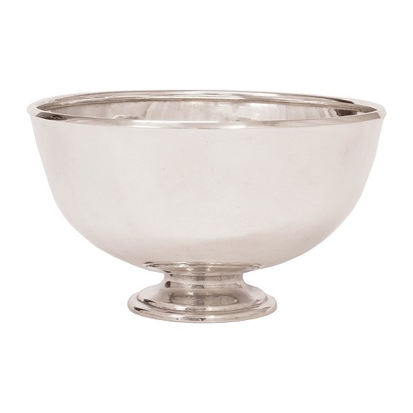 Grosse Hans Hansen Silberschale signiert Hans Hansen 1946. H: 11cm. D: 20cm. G: 
730gr