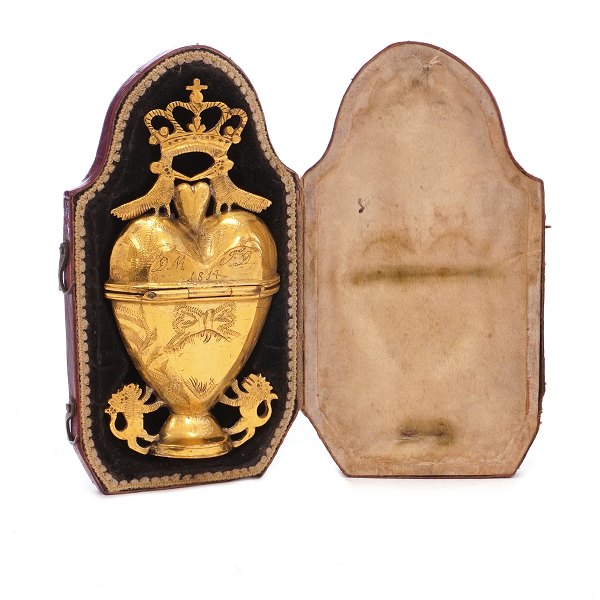 Sogenannte "Amager"-Riechdose. Gestempelt "W", unbekannter dänischer Meister um  
1810-20. H: 10,4cm