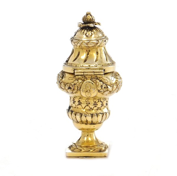 Riechdose aus Silber vom Meister Christian Nielsen Lindbach, 1767-1815, 
København. H: 7,6cm