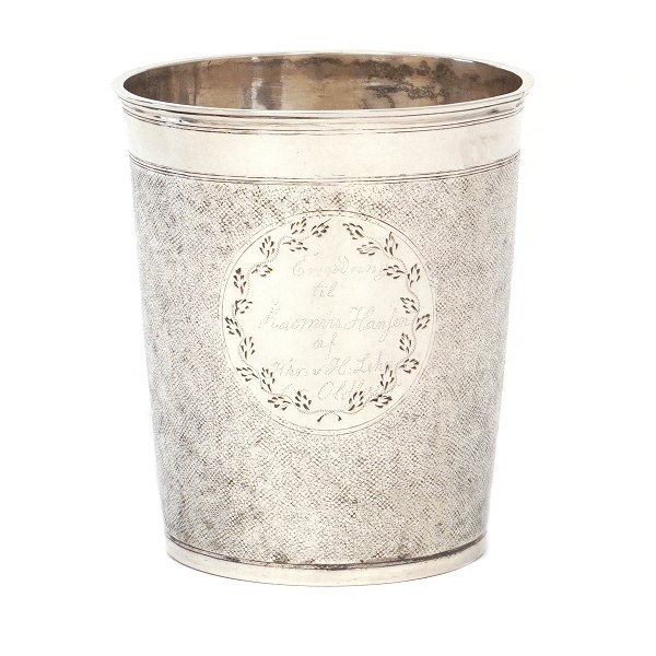 Grosser Silberbecher wahrsch. Hans Nielsen Wolgast, Kopenhagen, vor 1700-1711Datiert 1698.H: 11,5cm. D: 9,9cm