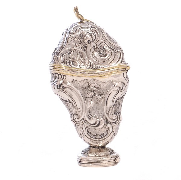 Riechdose aus Silber gestempelt DCB 1755. H: 8cm